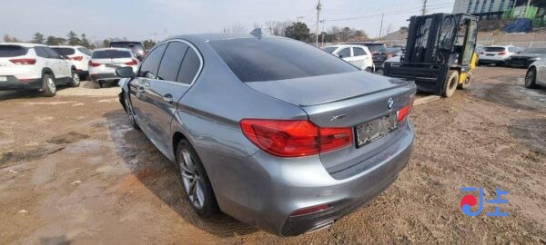 BMW 520d xDrive Series 2017 Gray — WBAJC5109HWA87753 - Image 5