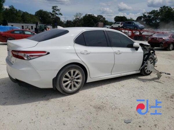 Toyota Camry 2017 White — AXVH701018194 - Image 3