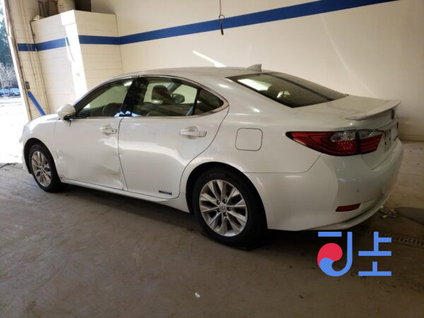 2015 Lexus ES300H White — JTHBW1GG9G2110834 - Image 5