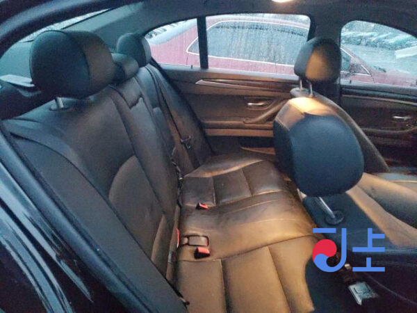 2014 BMW 5-Series 520d  Black— WBA5C3104ED878895 - Image 9