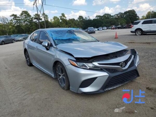 Toyota Camry 2017 Silver 2.5L — AXVH70-1012283 - Image 4