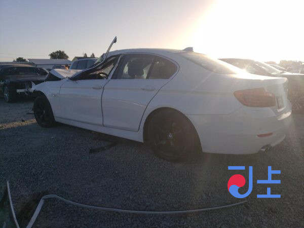 2014 BMW 520d White — WBA5C310XED766490 - Image 4