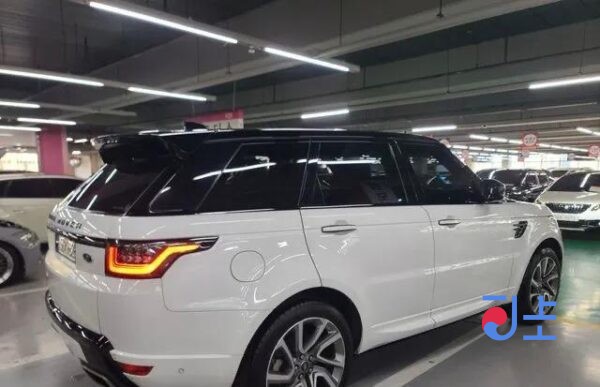 Range Rover Sport 2018 WHITE — SALWA2BK6JA405706 - Image 3