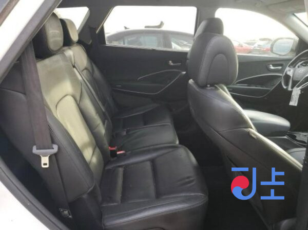 2016 Hyundai SantaFe White - KMHSU81UBGU674191 - Image 9