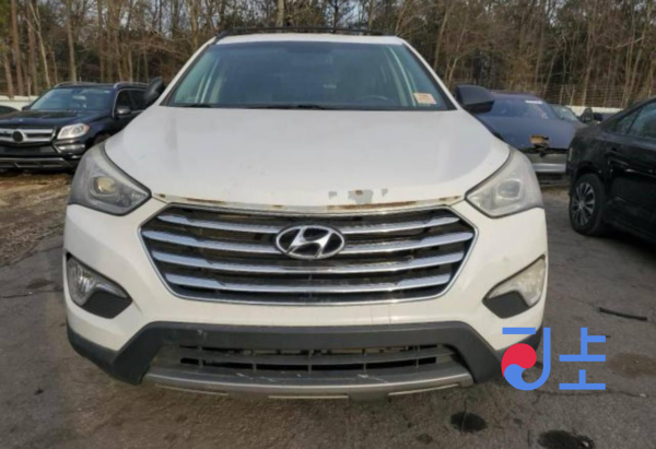 2016 Hyundai SantaFe White - KMHSU81UBGU674191 - Image 4