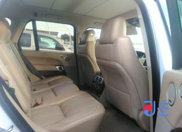 Range Rover 2015 White — SALGA2JF8GA245362 - Image 7