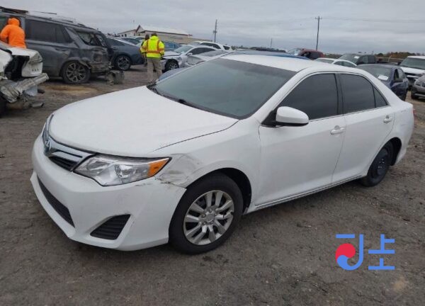 Toyota Camry 2014 White — AVV50-1041719 - Image 2