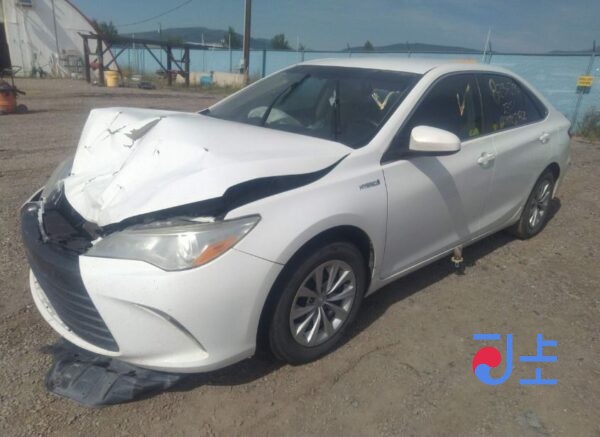 Toyota Camry 2015 White — AVV50-1048702