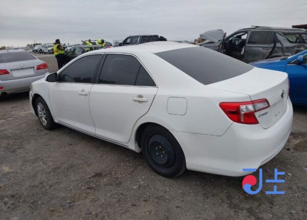 Toyota Camry 2014 White — AVV50-1041719 - Image 4