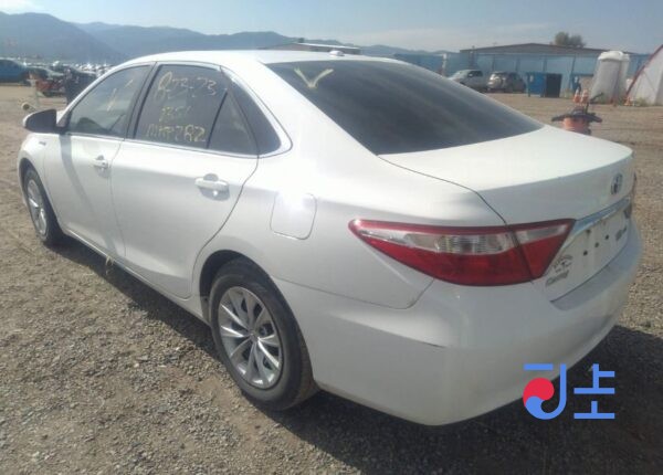 Toyota Camry 2015 White — AVV50-1048702 - Image 4