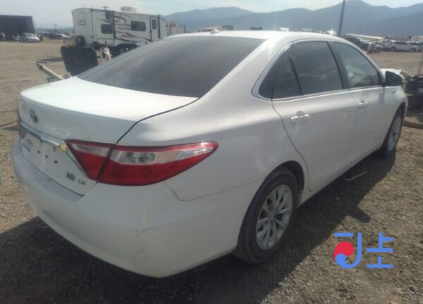 Toyota Camry 2015 White — AVV50-1048702 - Image 3