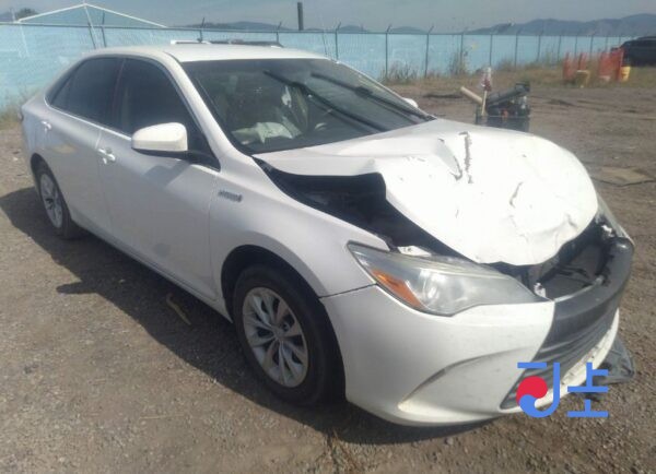 Toyota Camry 2015 White — AVV50-1048702 - Image 2